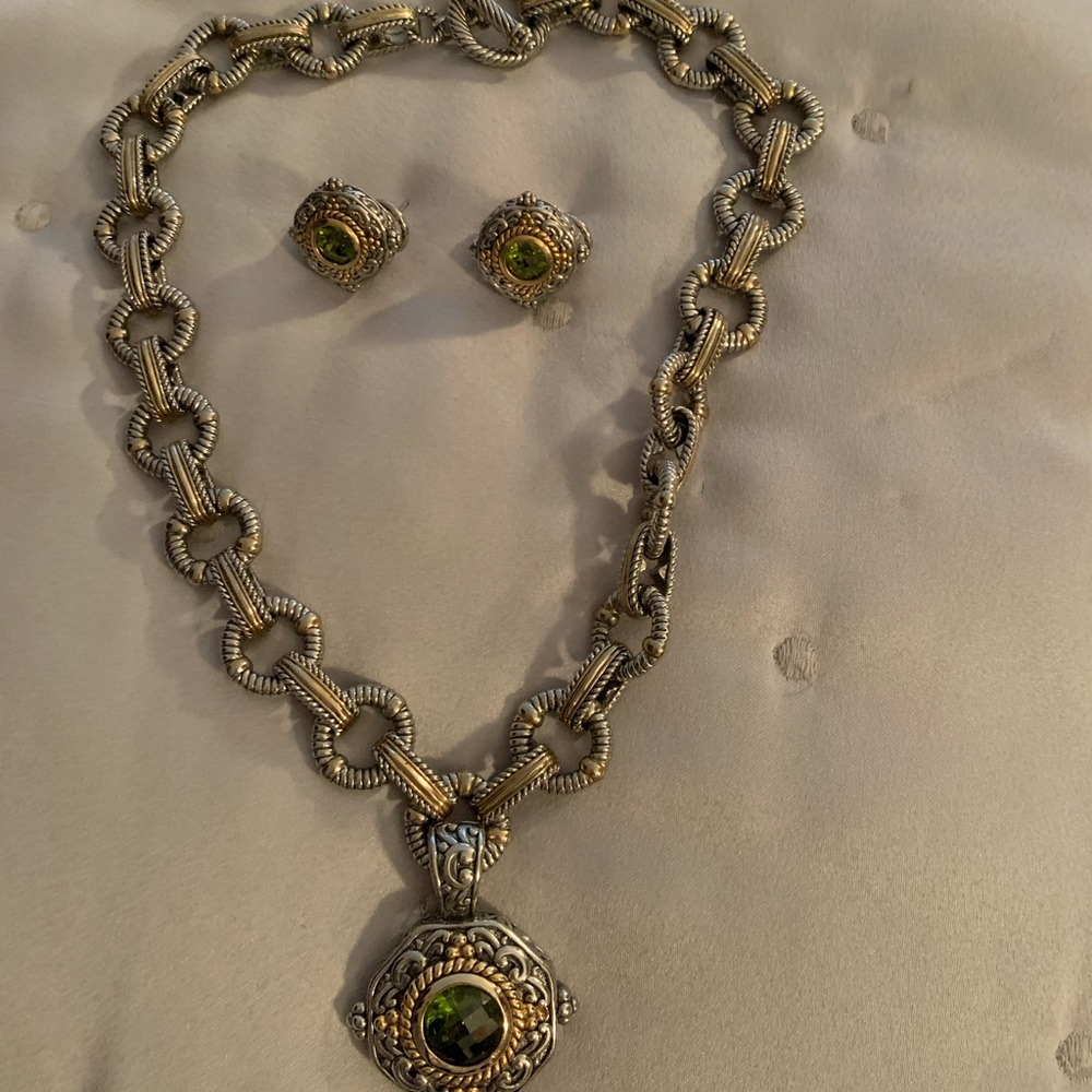Necklace and earrings set